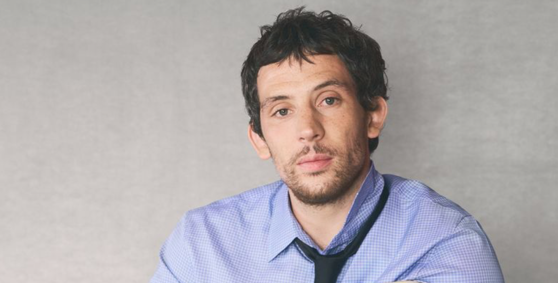 Josh O’Connor es el nuevo embajador de Dior y redefine la elegancia masculina